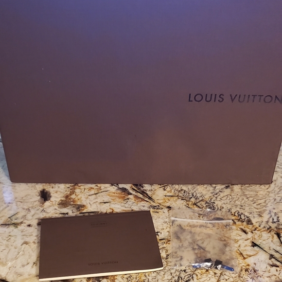 ⭐ SOLD ⭐ Authentic Louis Vuitton Heels - Picture 8 of 12